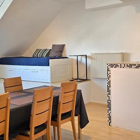 Bright & Spacious In Apartment *