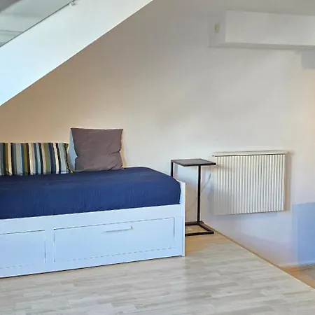 Apartment Bright & Spacious In