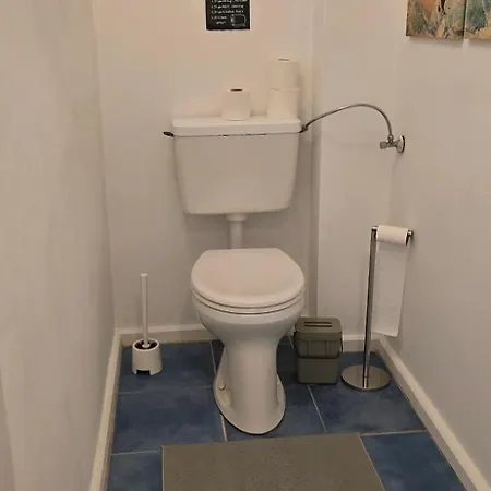 Διαμέρισμα Bright & Spacious In *