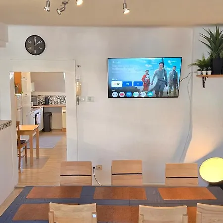 Bright & Spacious In Apartamento Graz