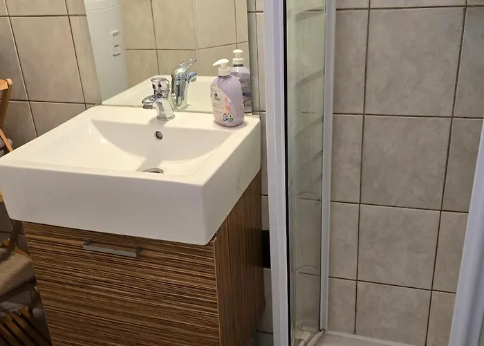 شقة Bright & Spacious In